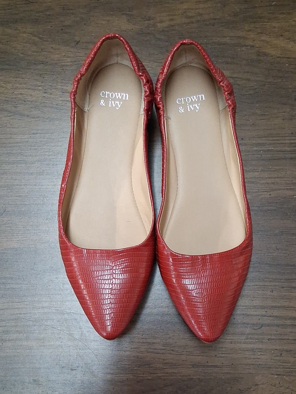 crown & ivy Red Pointed Toe Textured Ballet Flats